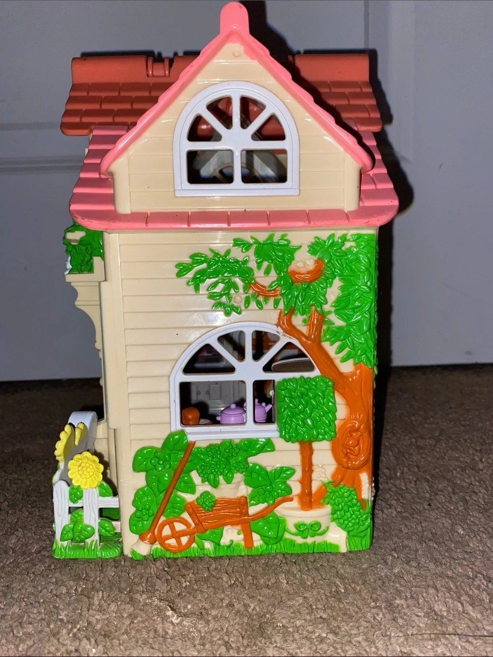 Vintage Fisher Price Loving Family Fold Out Doll House Portable Playset